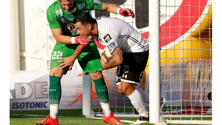 Paredes llegó a 213 goles en el profesionalismo este domingo: acto seguido salió por precaución