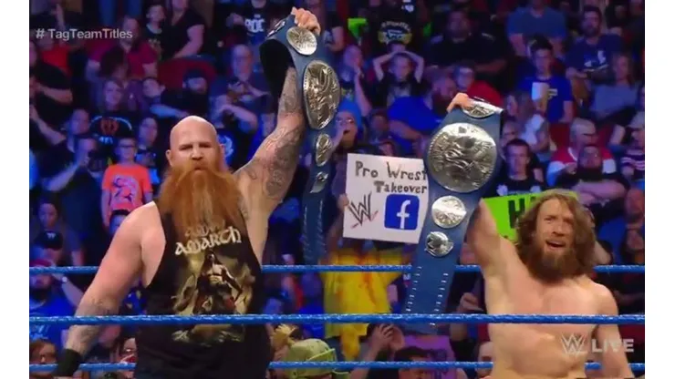 Daniel Bryan y Rowan conquistan los títulos en parejas de SmackDown