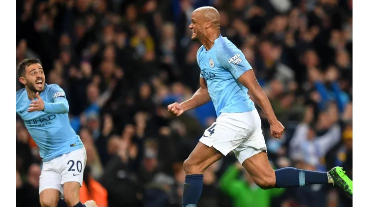 Kompany: "No llegué tan lejos en mi carrera para tener compañeros jóvenes diciéndome cuándo debo chutar"