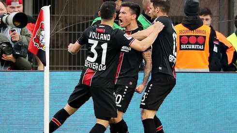 Charles celebra su golazo.