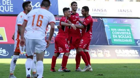 Ganó Ñublense y festeja Wanderers.