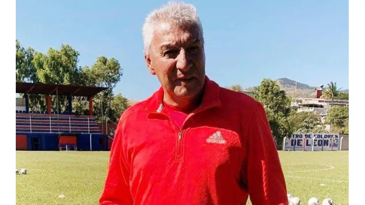 Sergio Rojas en una de sus últimas apariciones públicas como DT del Deportivo Achuapa