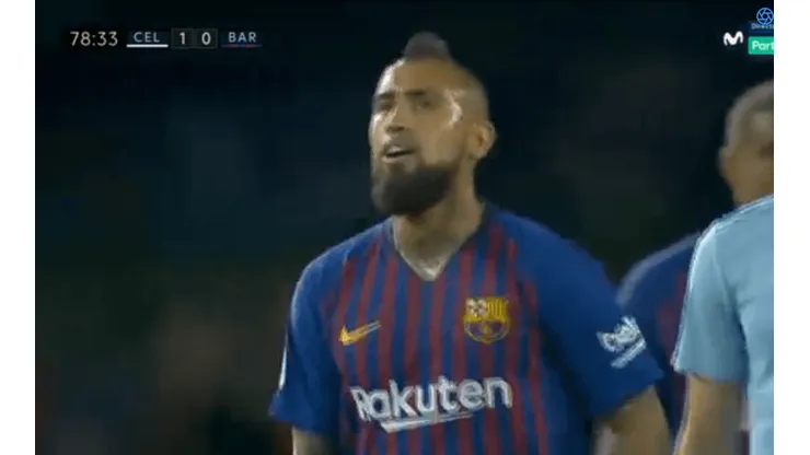 Vidal molesto tras ser amonestado