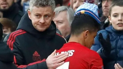 Solskjaer le volvió a prestar ropa a Alexis