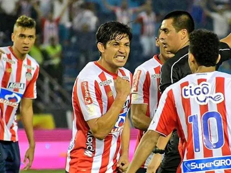 No le sale nada: Junior despide al técnico de Matías Fernández