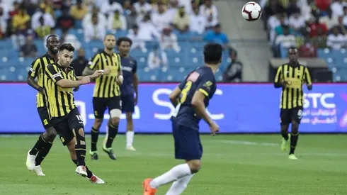 El zurdazo de Villanueva va al encuentro de Prijovic en el estadio Rey Fahd