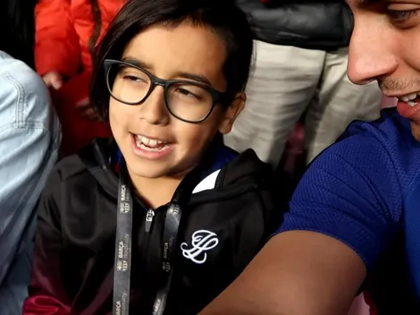 Monito Vidal disfruta en Camp Nou el partidazo de su padre