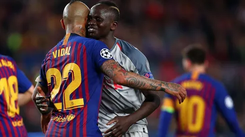Arturo Vidal se impuso en el corazón del partido entre Barcelona y Liverpool