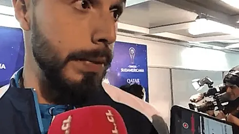 Galíndez, estrella en los penales, mientras charla con Redgol