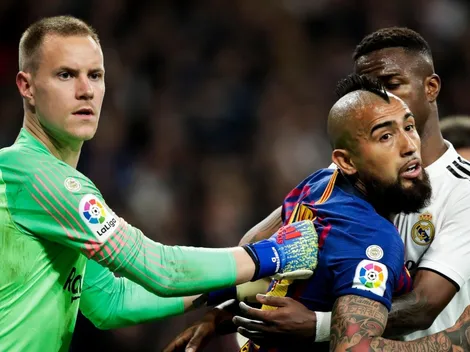 Arturo Vidal feliz de la vida con su "hermano" Ter Stegen