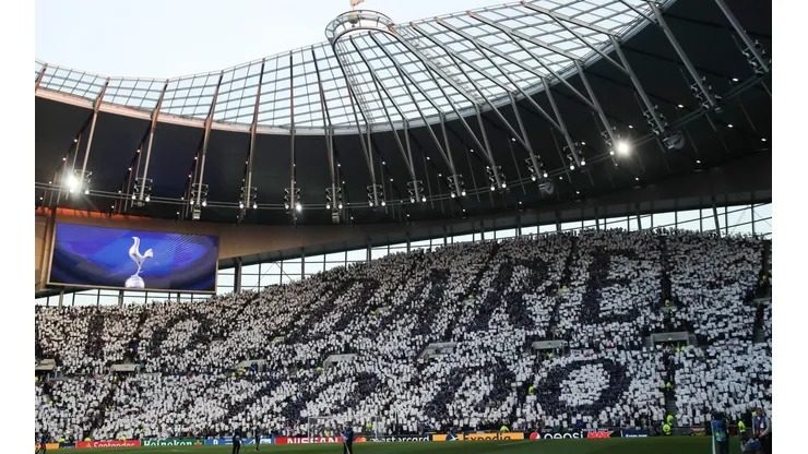 El tifo del Tottenham.