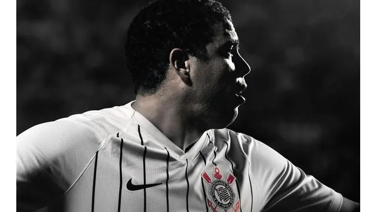 Corinthians lanza su nueva camiseta que es un homenaje a Ronaldo