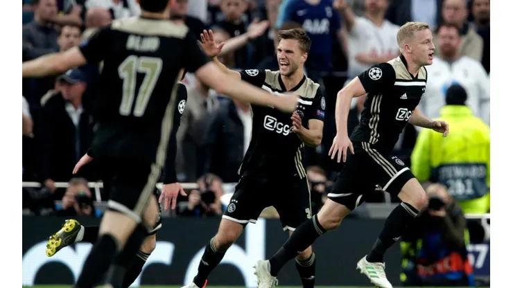 Ajax le ganó al Tottenham en Londres.