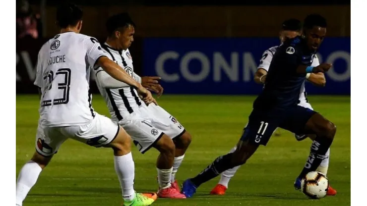 Será un emocionante duelo el de este martes 30 entre albos y ecuatorianos