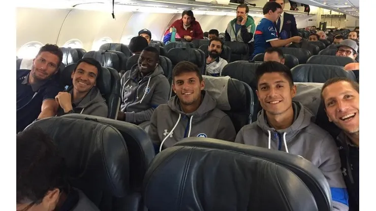 Plantel Cruzado en el avión