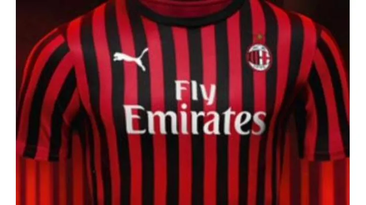 Filtran nueva camiseta del Milan con una onda muy clásica