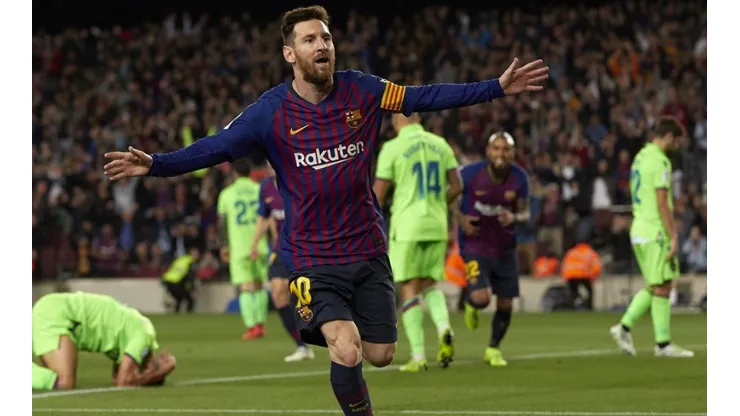 Messi festeja su gol y La Liga.