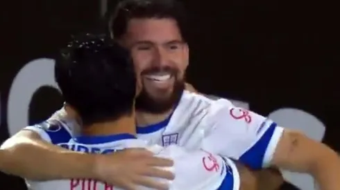 César Fuentes celebra ante Rosario.