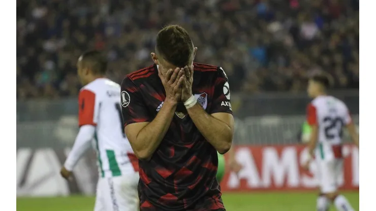 Palestino vs River Plate - 24 de abril de 2019/SANTIAGO Rafael Santos Borre se lamenta durante el partido v�lido por la fase de grupo de la Copa Conmebol Libertadores 2019, disputado en el Estadio Monumental, entre los equipos de Palestino vs River Plate.FOTO: SEBASTIAN BELTRAN GAETE/AGENCIAUNO