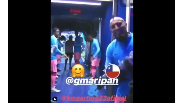 Vidal y Maripán se saludaron en España.