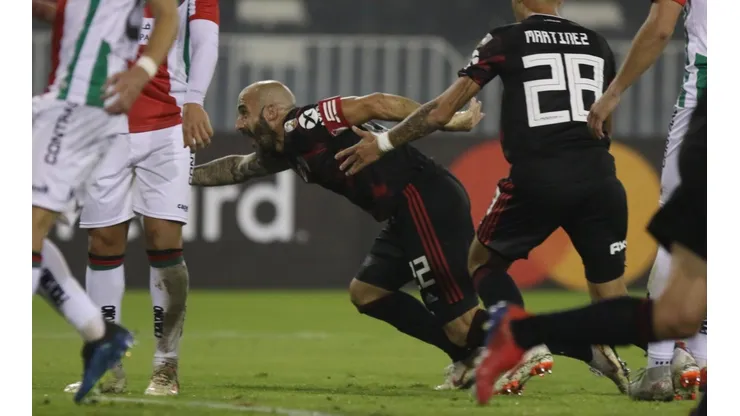 Pinola festeja su buen gol
