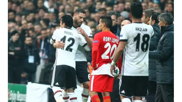 Medel se lesionó ante el Sivasspor