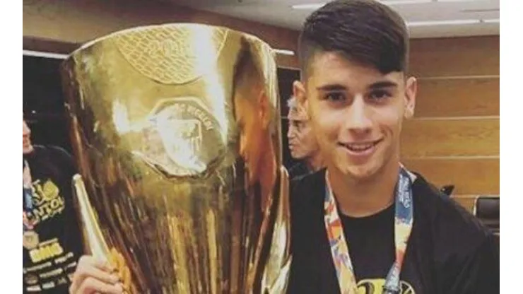 Ángelo Araos campeón