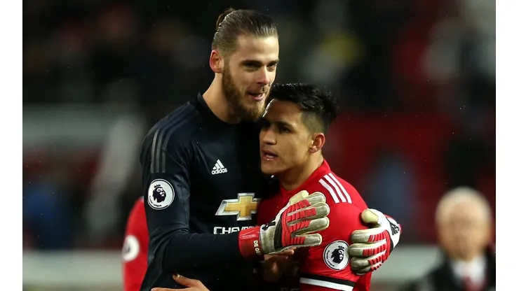 Alexis Sánchez junto a David de Gea