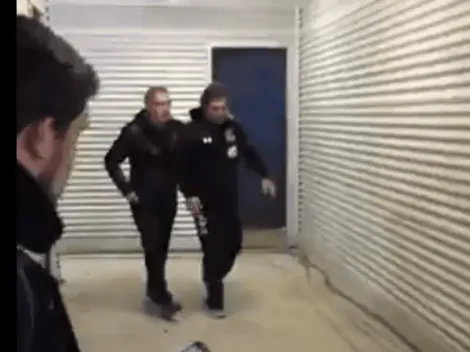 Furioso: Mario Salas debió ser separado por Marcelo Espina