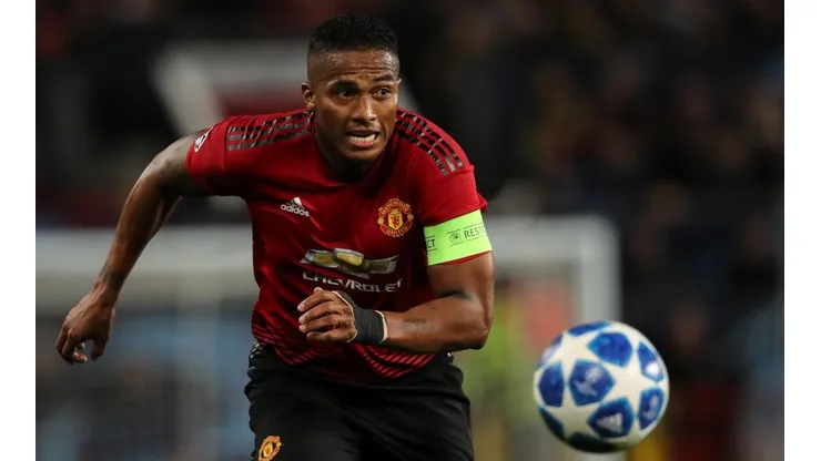 Valencia se despidió anticipadamente del Manchester United