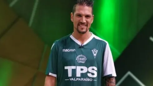 González con la camiseta de Wanderers