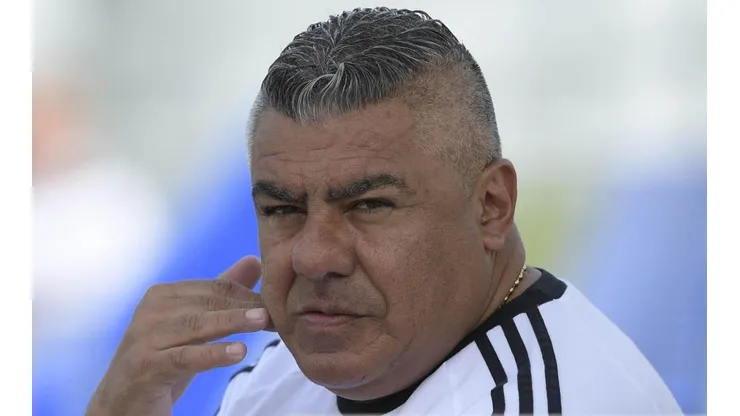 Peruanos reclaman arreglo e insultan al presidente del fútbol argentino