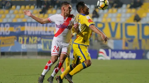Everton vs Curico Unido - 12 mayo 2018/Vi�a del MarMatias Cavalleri (i) durante el partido valido por la decimo tercera fecha del Campeonato Scotiabank 2018, Everton vs Curico Unido, disputado en el Estadio SausalitoFOTO: YVO SALINAS/AGENCIAUNO