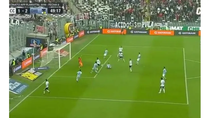 El momento del remate de Suazo