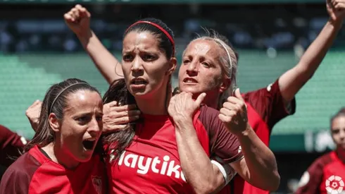 Karen Araya le da el empate al Sevilla con un terrible zapatazo