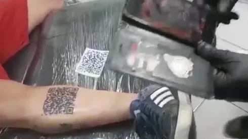 Un hincha millonario llevará la final de la Libertadores en la pantorrilla