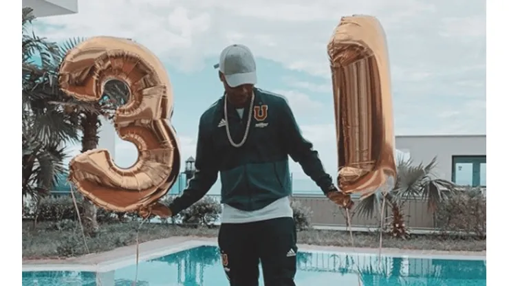 Junior Fernandes celebra su cumpleaños con el buzo completo de la U