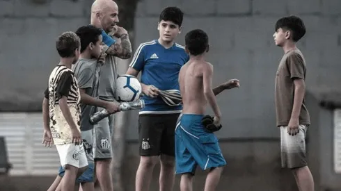 El lindo gesto de Jorge Sampaoli con unos niños en Brasil