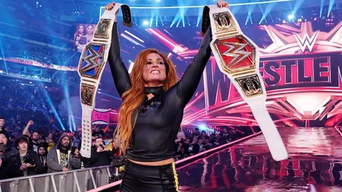 Becky Lynch es la doble campeona femenina de WWE
