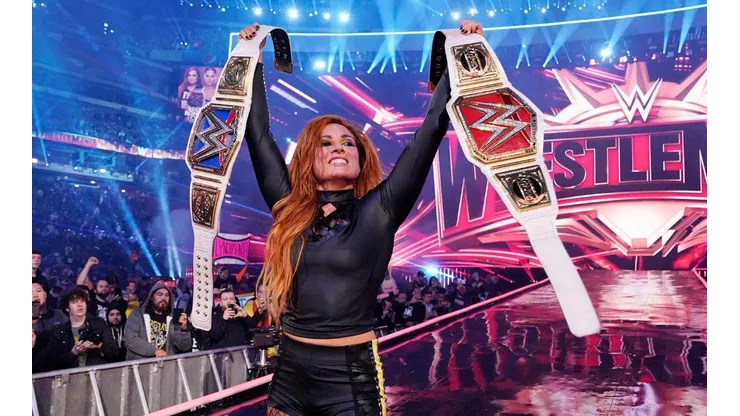 Becky Lynch es la doble campeona femenina de WWE