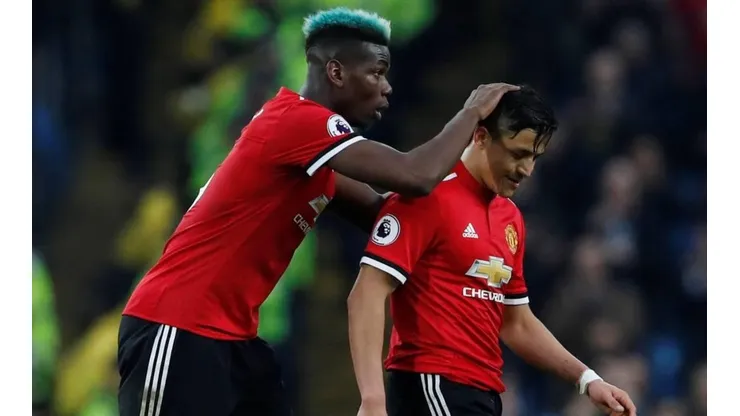 Pogba (izquierda) quiere un aumento salarial para equipararse con Alexis