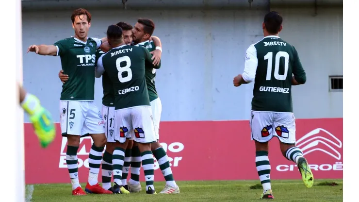 Wanderers goleó a Ñublense y es el líder exclusivo de la Primera B