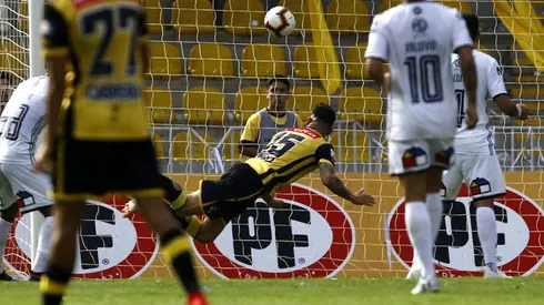 El golazo de Mauricio Pinilla a Colo Colo.