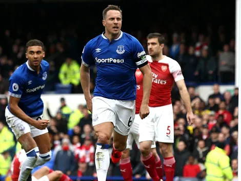 Arsenal cayó ante Everton y la lucha por la Champions quedó abierta