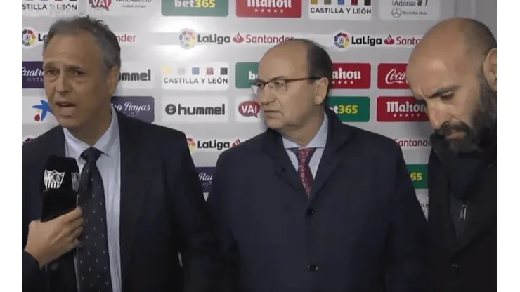 Caparrós, junto con el presidente del Sevilla y Monchi, director deportivo