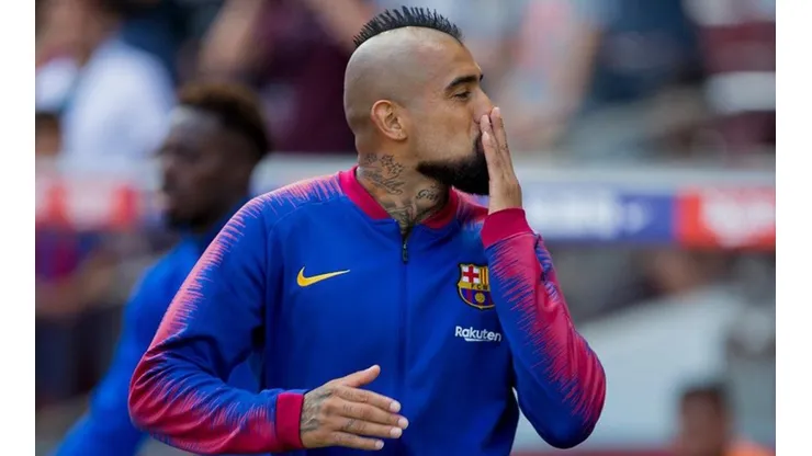 Vidal gritó desde las tribunas el triunfo del Barcelona contra Atlético Madrid