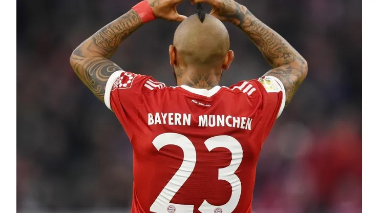 Vidal debió cambiar su mítico 23 por el 22 en el Barcelona.