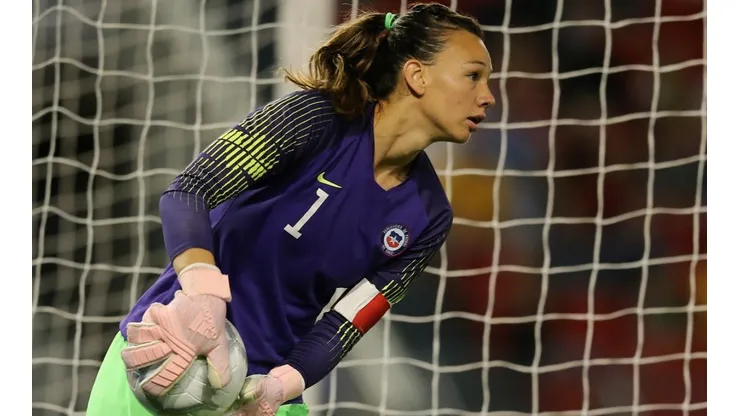 Tiane Endler se lució contra Escocia.