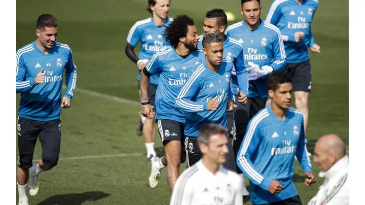 Se viene la podadora de Zizou.