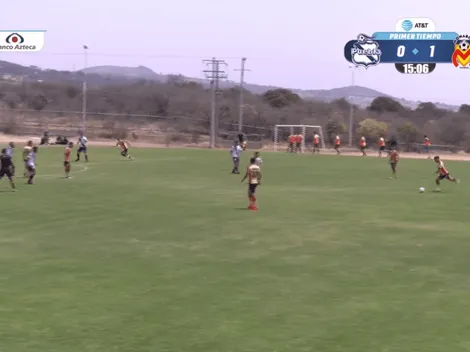 El recontra golazo de Ariel Uribe en México